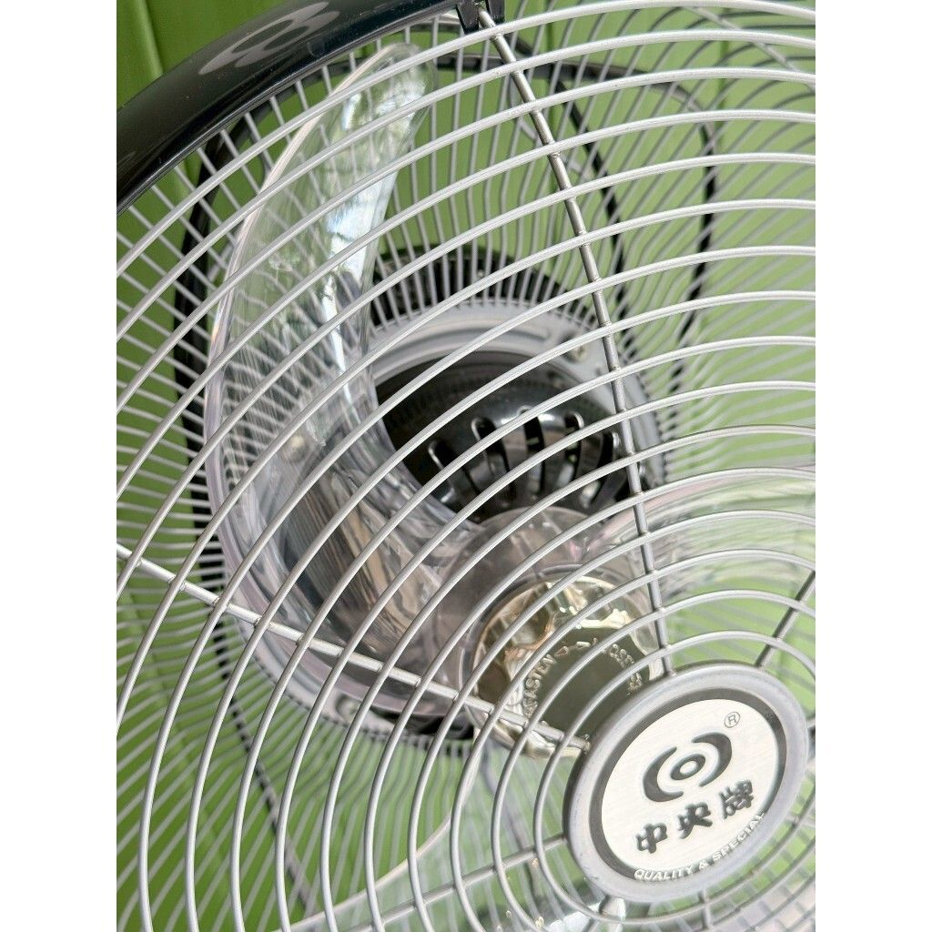 tw-11134207-820li-mketl8gjfitib2