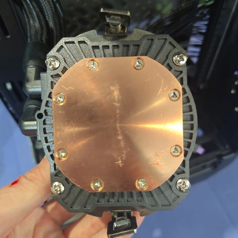 tw-11134207-820lf-mkhnk33ky70ma4