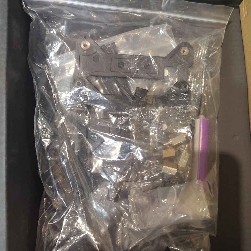 tw-11134207-820ld-mkhnk33gp34449