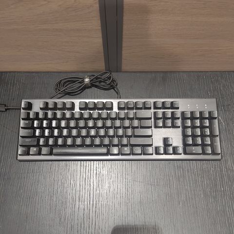 tw-11134207-820le-mkhnx73z1zb62e