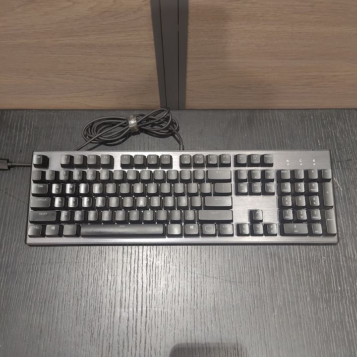 tw-11134207-820le-mkhnx73z1zb62e