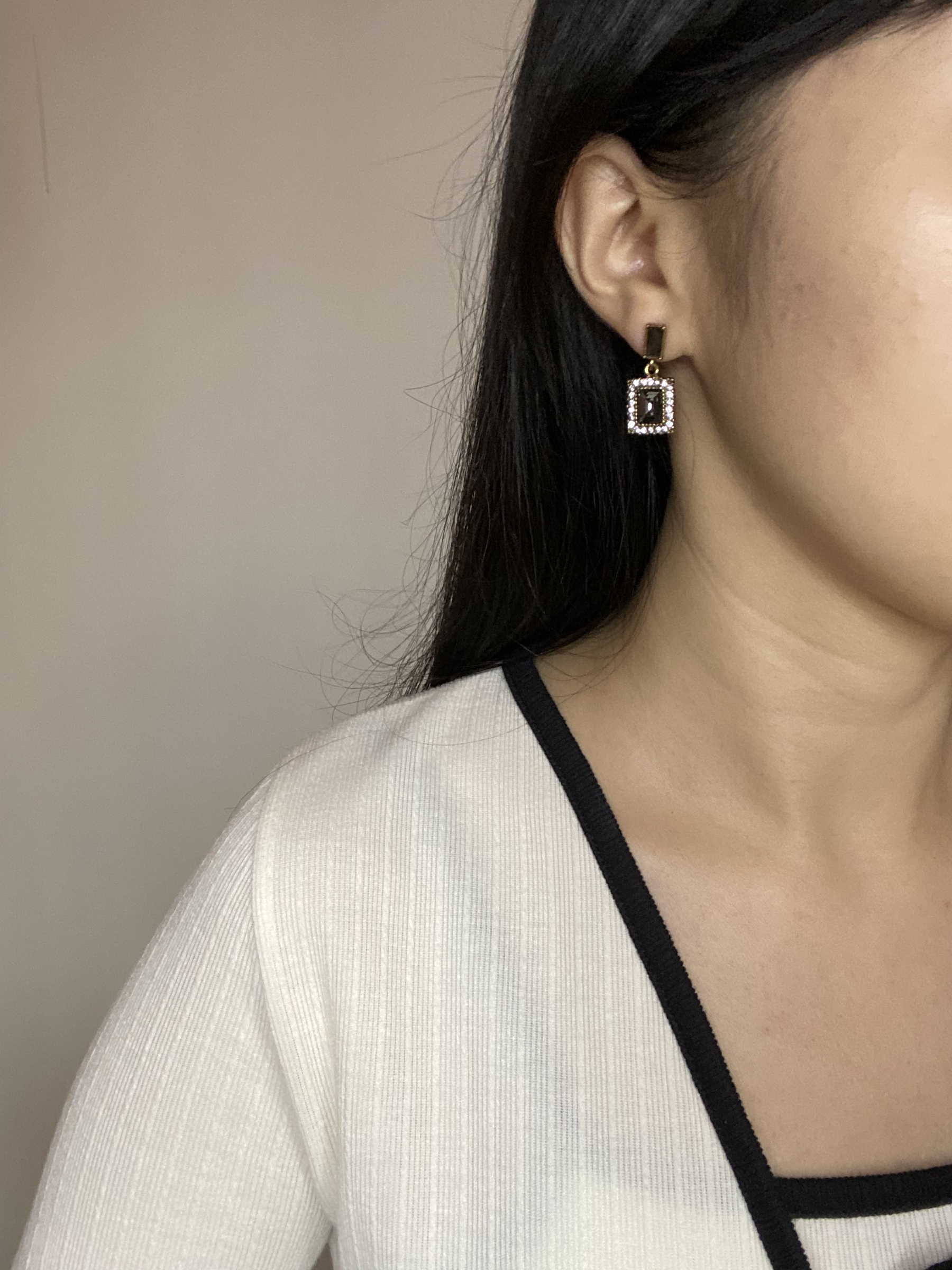 19357F6D-3EEF-4A2D-87EF-51FBE0A1B0DC