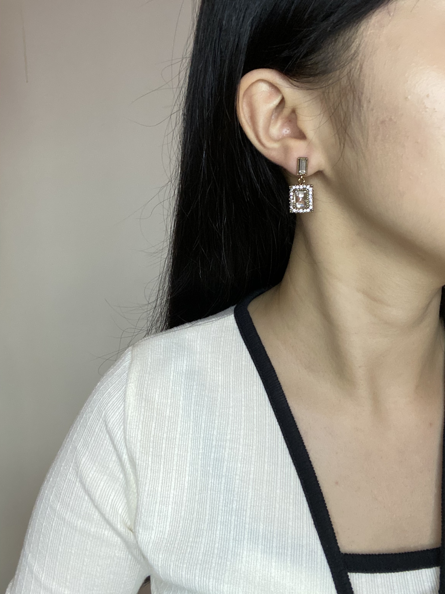 55CA8EF4-0761-4DD5-B873-78A48317CE6E