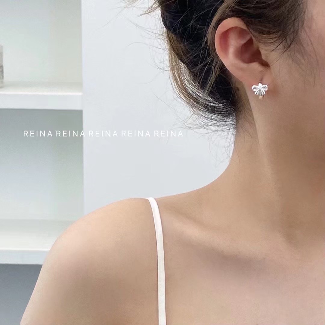 5D74DA61-1BA2-4B70-A2C7-E1CA08F258E3