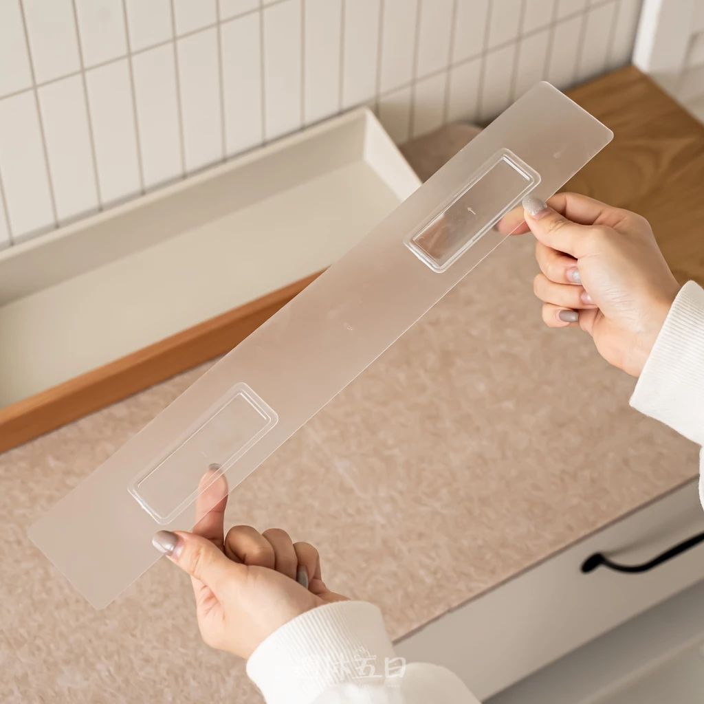 tw-11134211-820lg-mkkmykp4nj0md2