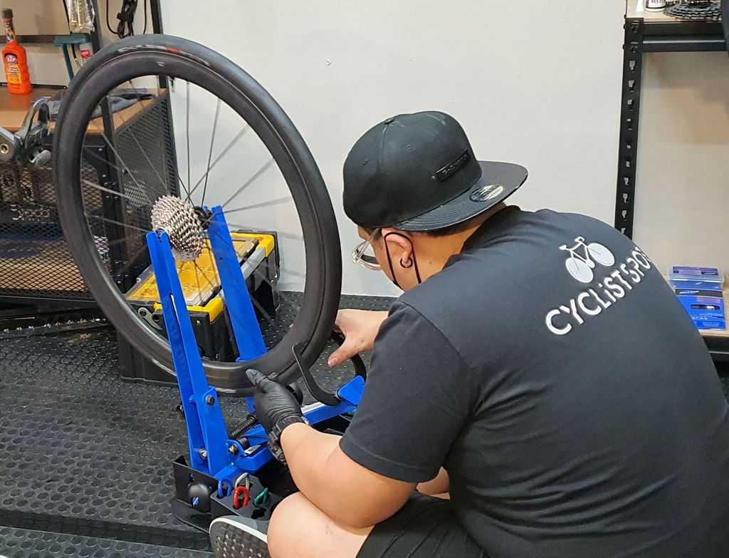 How To True A Wheel Part 4 Dishing/Centering