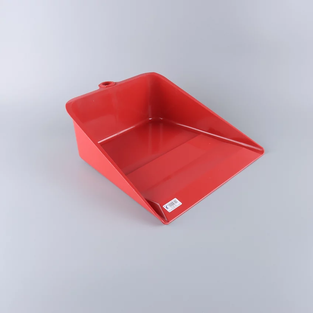 Plastic dust pan.jpg