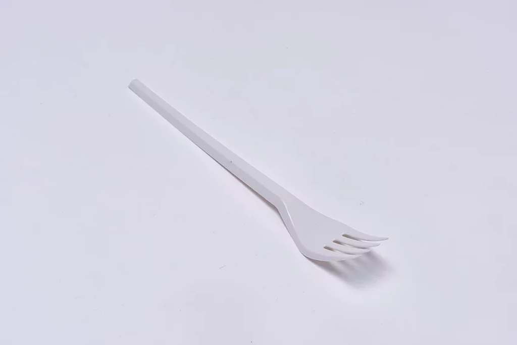 Plastic Fork 6.5 White.jpg