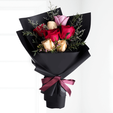 roses_of_delight_black_wrap_bouquet.png