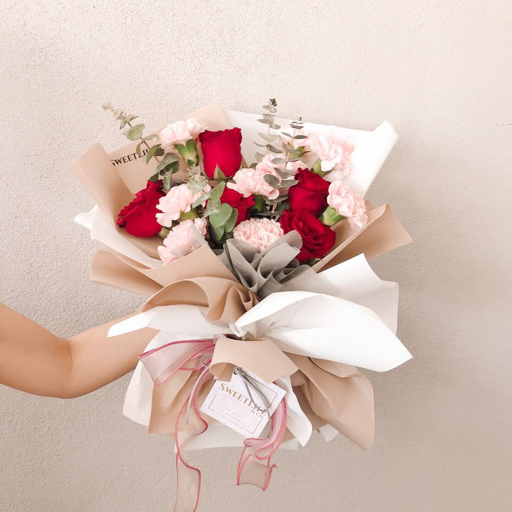 A025-Rose-Bouquet-Carnation-Bouquet-SweetLife-Co.-florist-penang-penang-florist-florist-in-penang-flower-delivery-penang-bouquet-delivery-penang-1