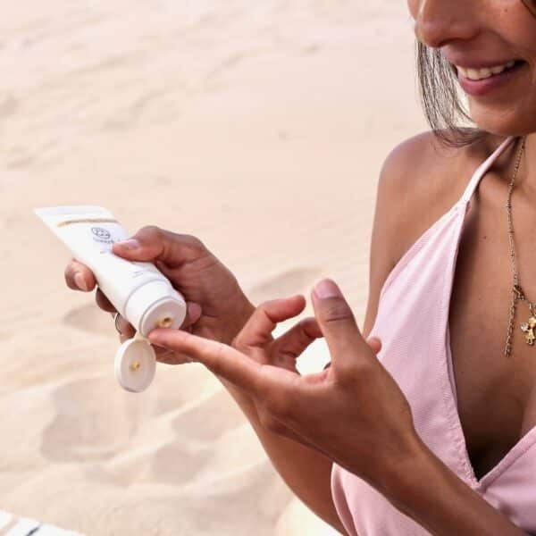 Tinted-Day-Cream-Suntribe-Sunscreen-Beach-Vibes-600x600