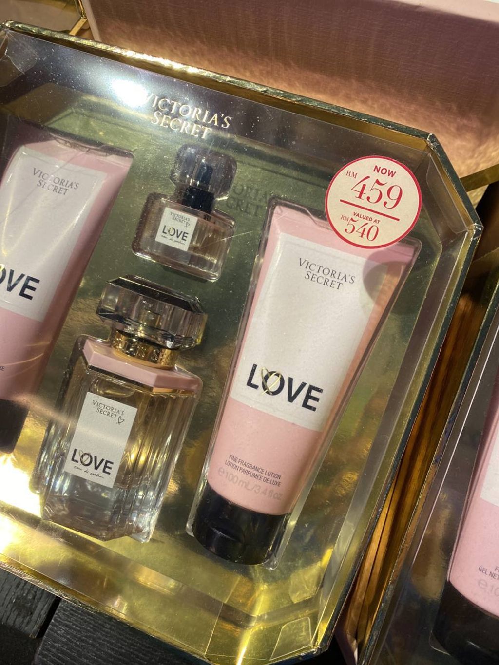 Victoria's Secret Love Medium Fragrance Gift Set 5