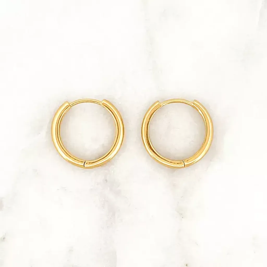 fine-hoop-set-bynouck-handmade-jewelry-1_65ead773-de6a-4748-9458-ad569df7318b_736x