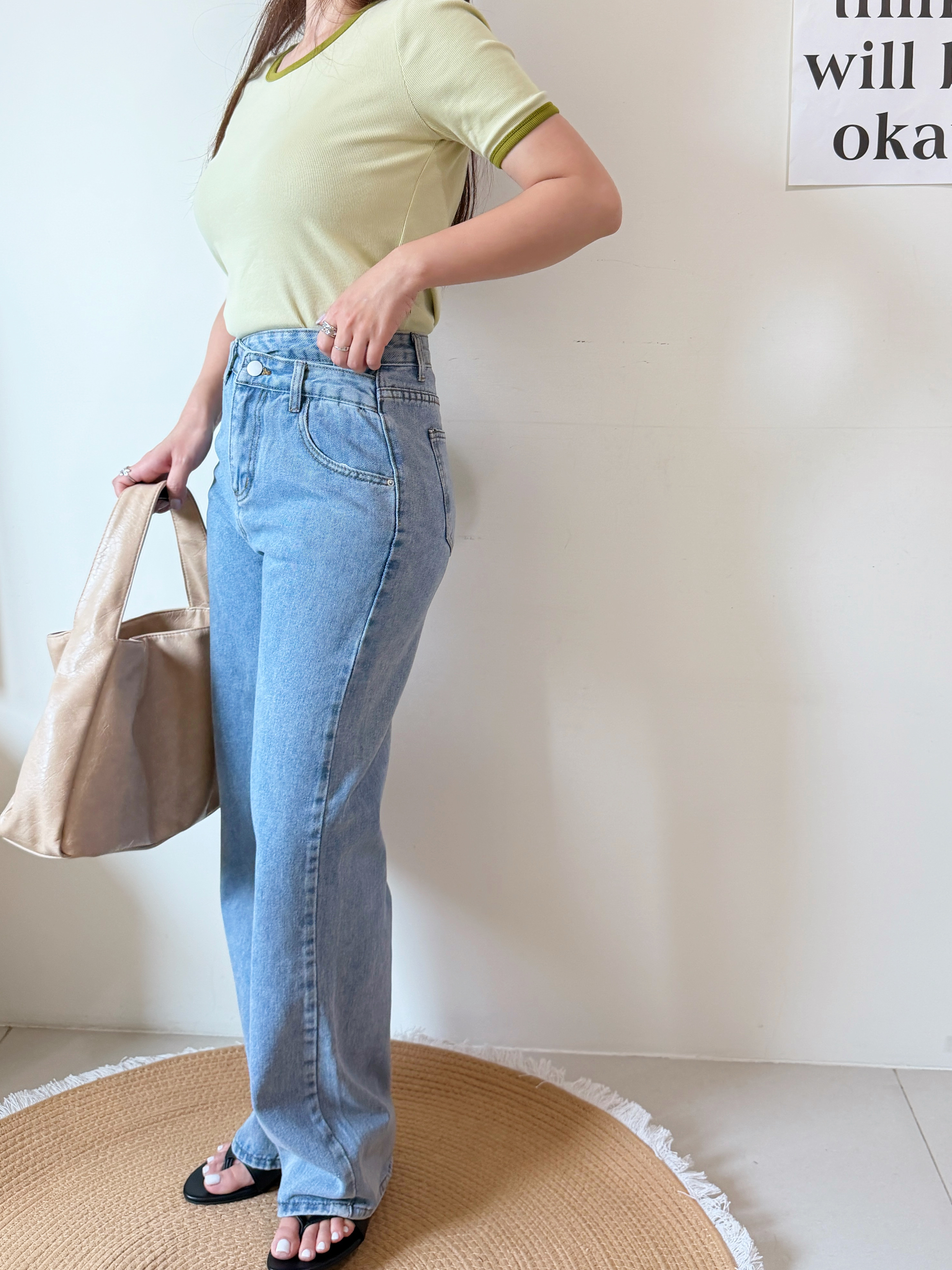 CE619AE8-1AD8-43DB-8344-ECF89FBDD89A