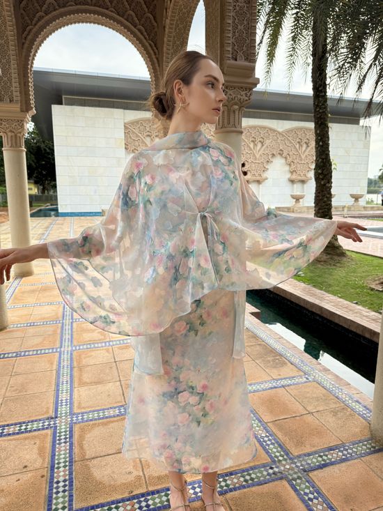 "Something about the way this dress flow, just like love." | Ateliermiasandra