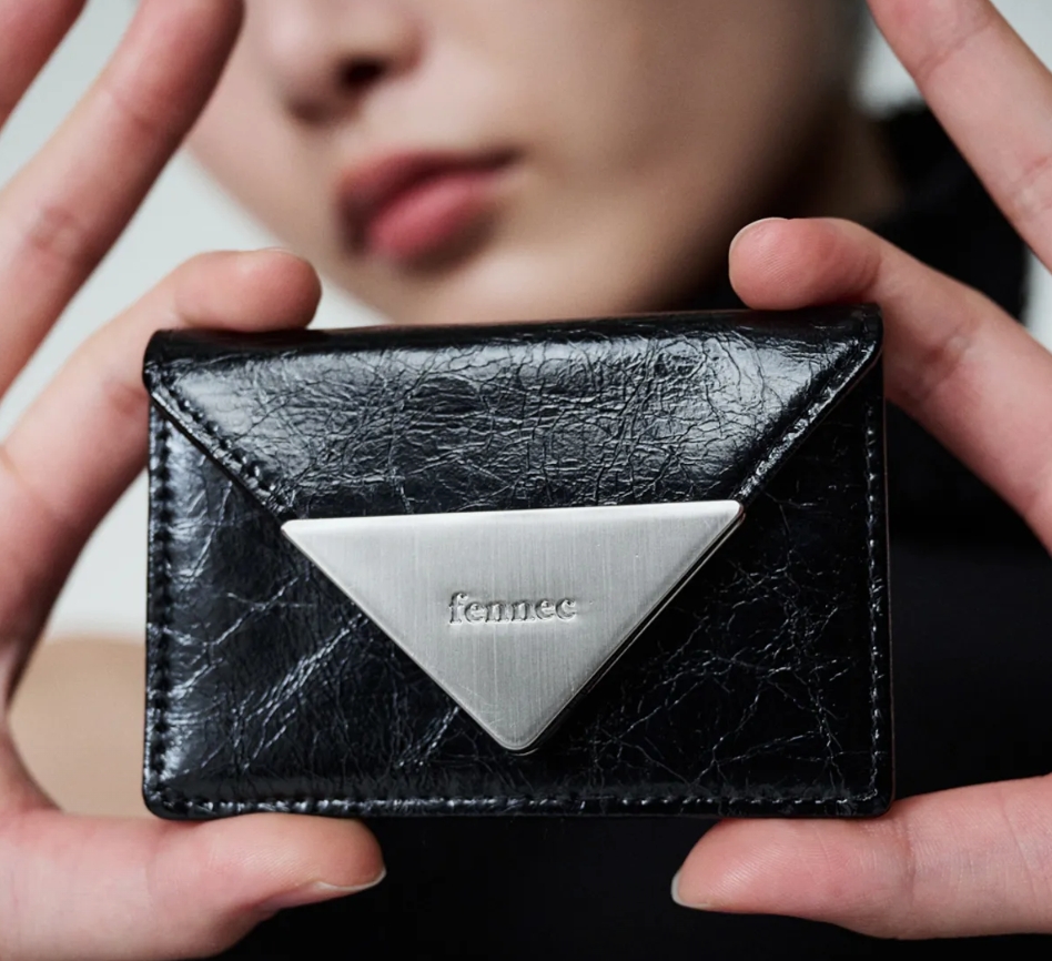★韓国の人気★【FENNEC】★CRACK TRIANGLE ACCORDION POCKE.T★ 黑現貨/ Fennec Crinkle Triangle Accordion Pocket 三角卡夾