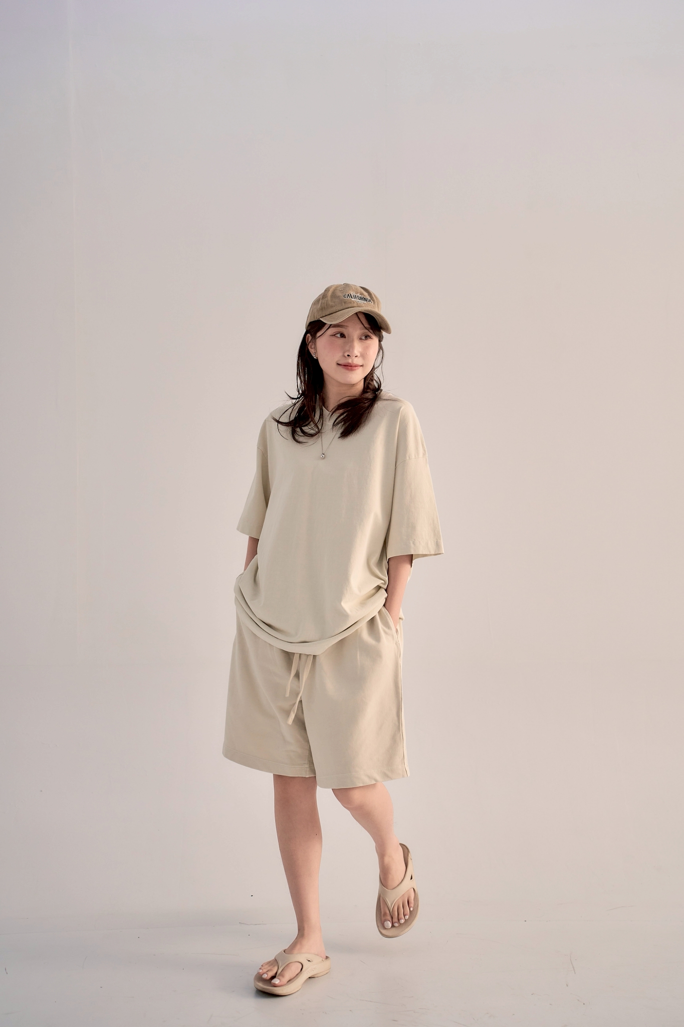 LINE_ALBUM_2505vol.2-p2_250519_75