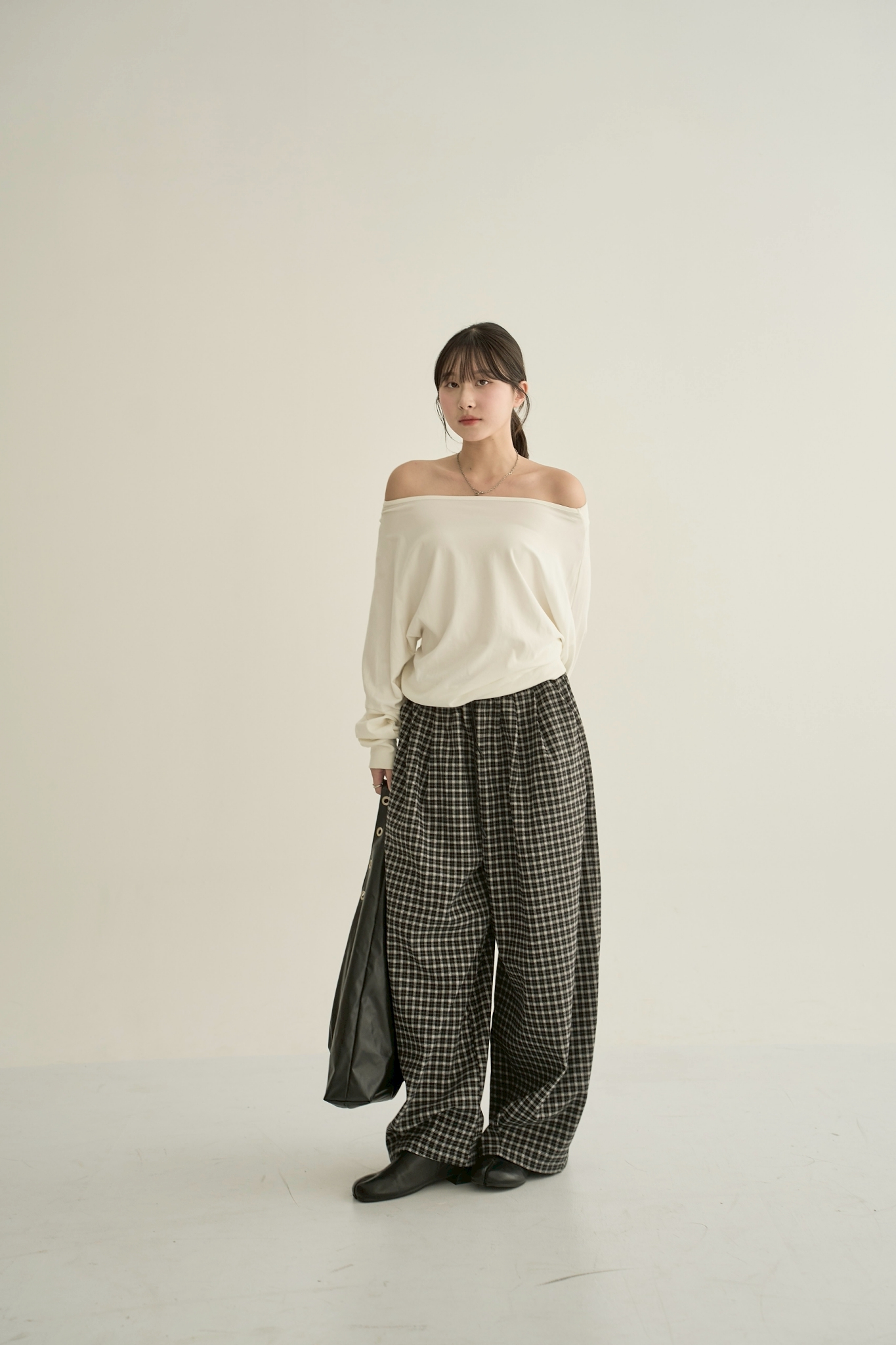 LINE_ALBUM_10-2_251013_209