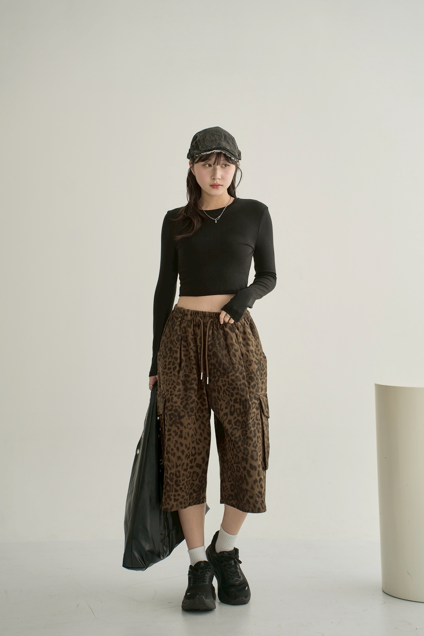 LINE_ALBUM_10-1_251013_157