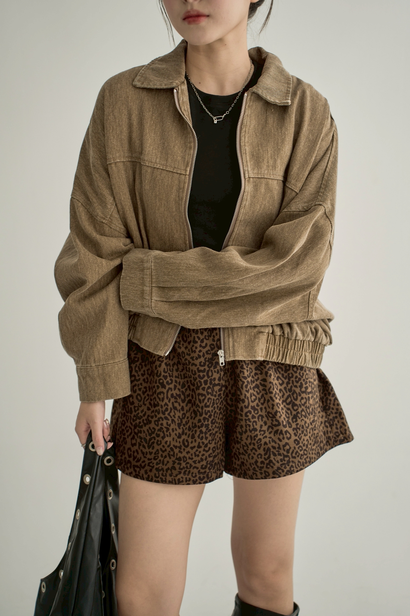 LINE_ALBUM_10-1_251013_126