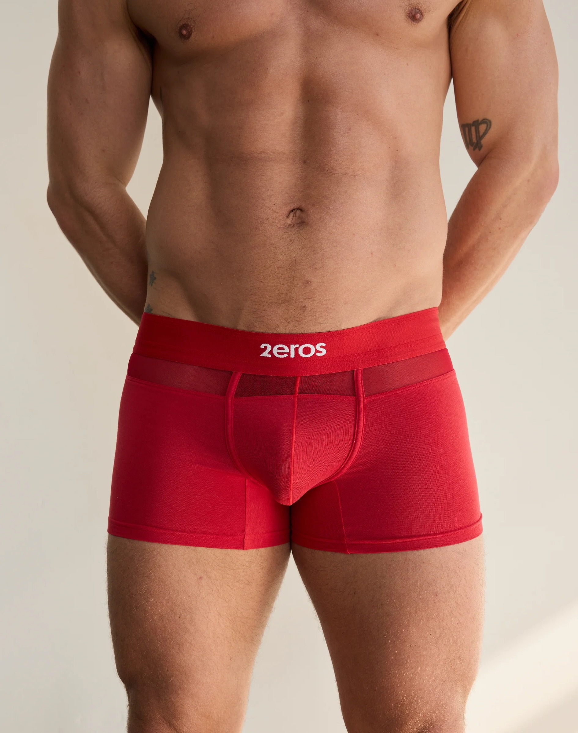 imgi_7_Morpheus-trunk-red-front