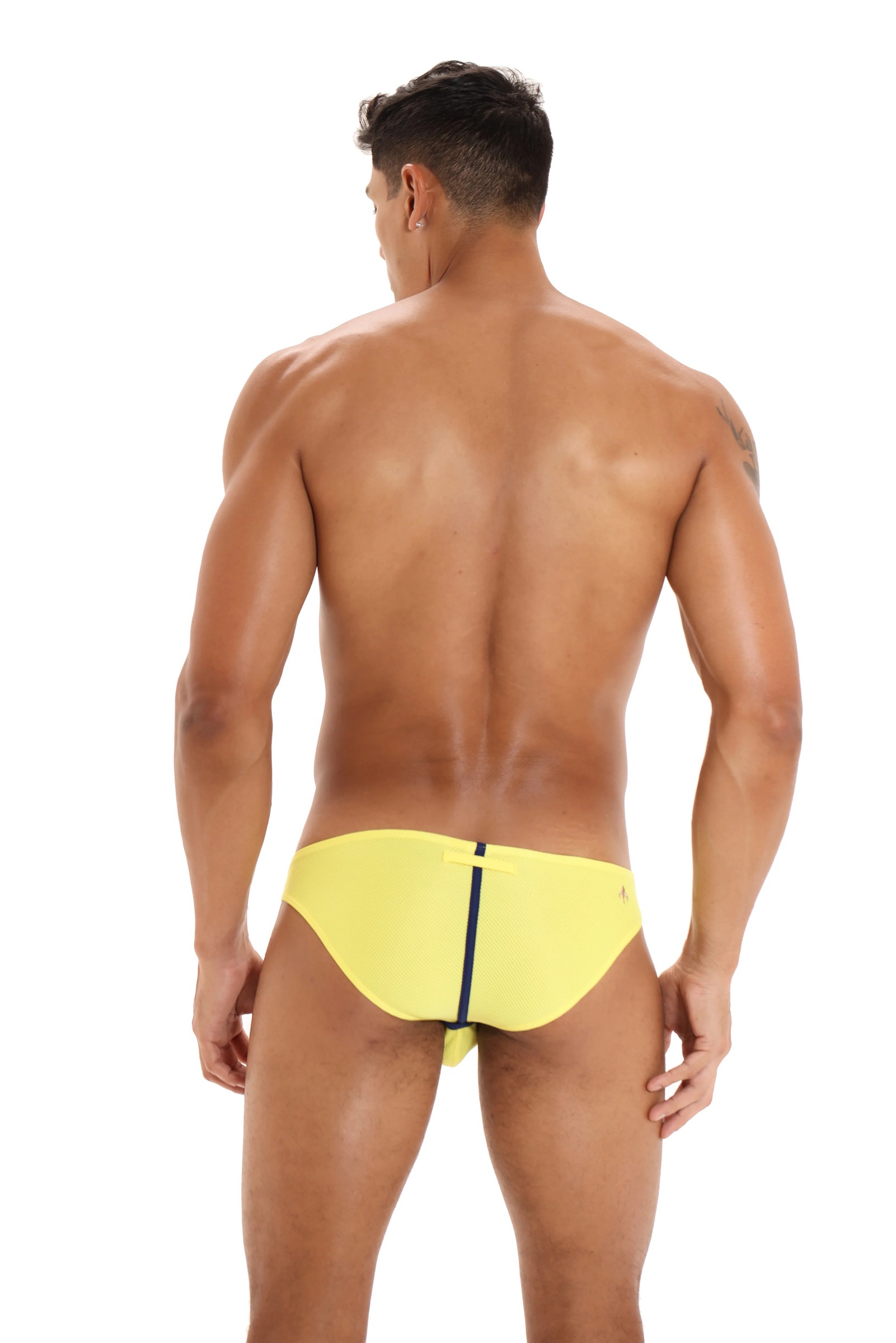 imgi_131_Oscarbriefyellowback