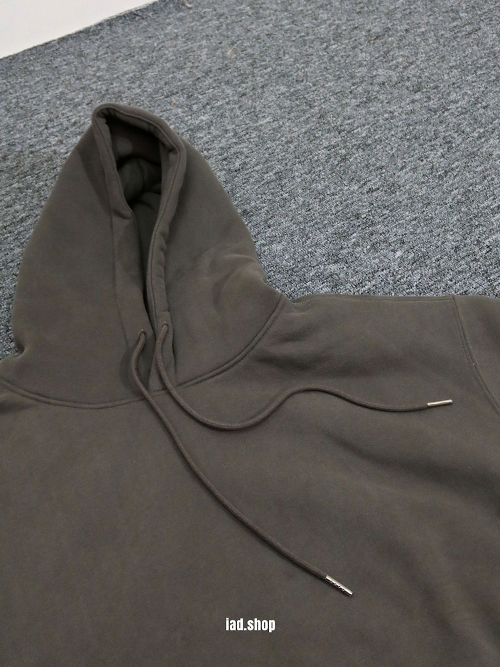 tw-11134207-81ztk-mhri74fb93b712