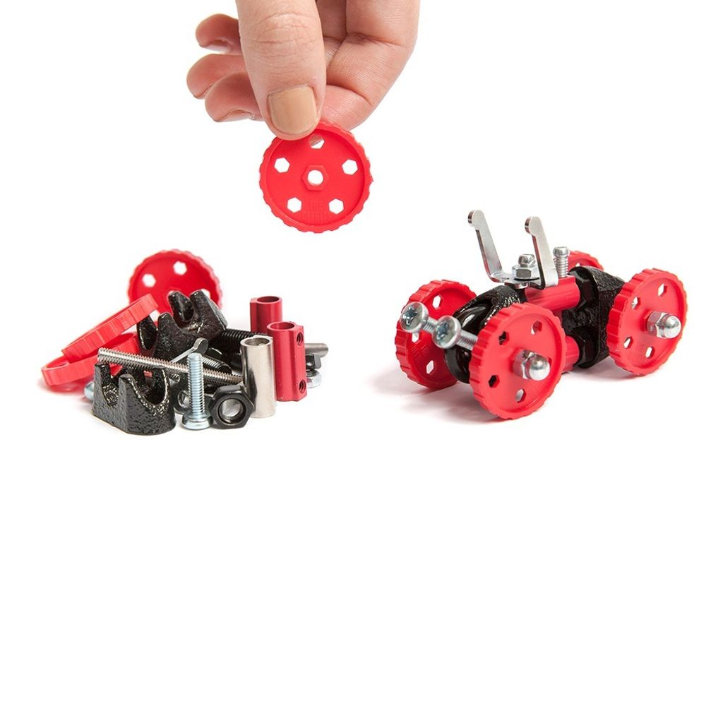 05_red_vehicle