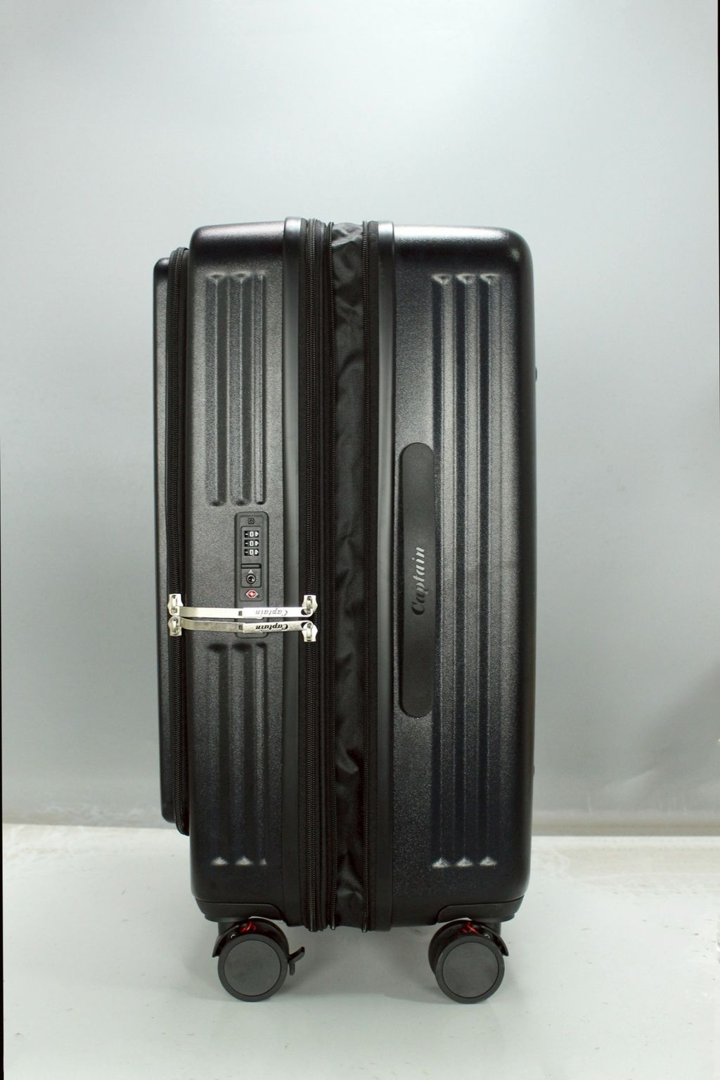 LINE_ALBUM_麥拉倫 前開拉鍊_250521_64