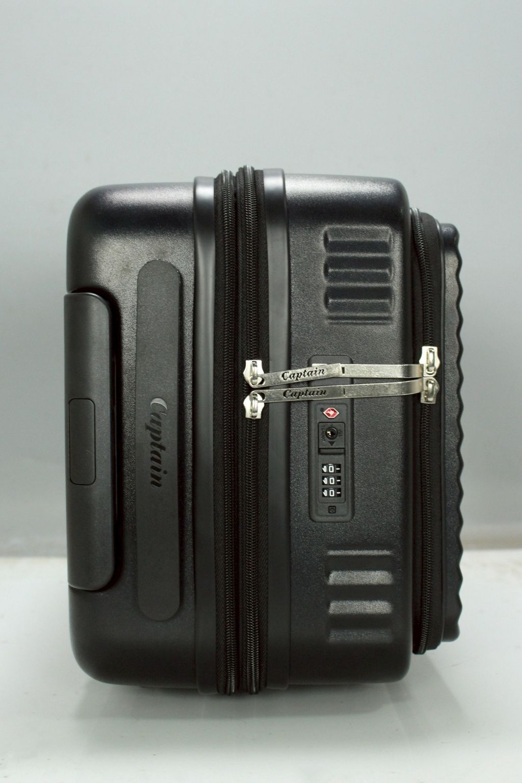 LINE_ALBUM_麥拉倫 前開拉鍊_250521_55