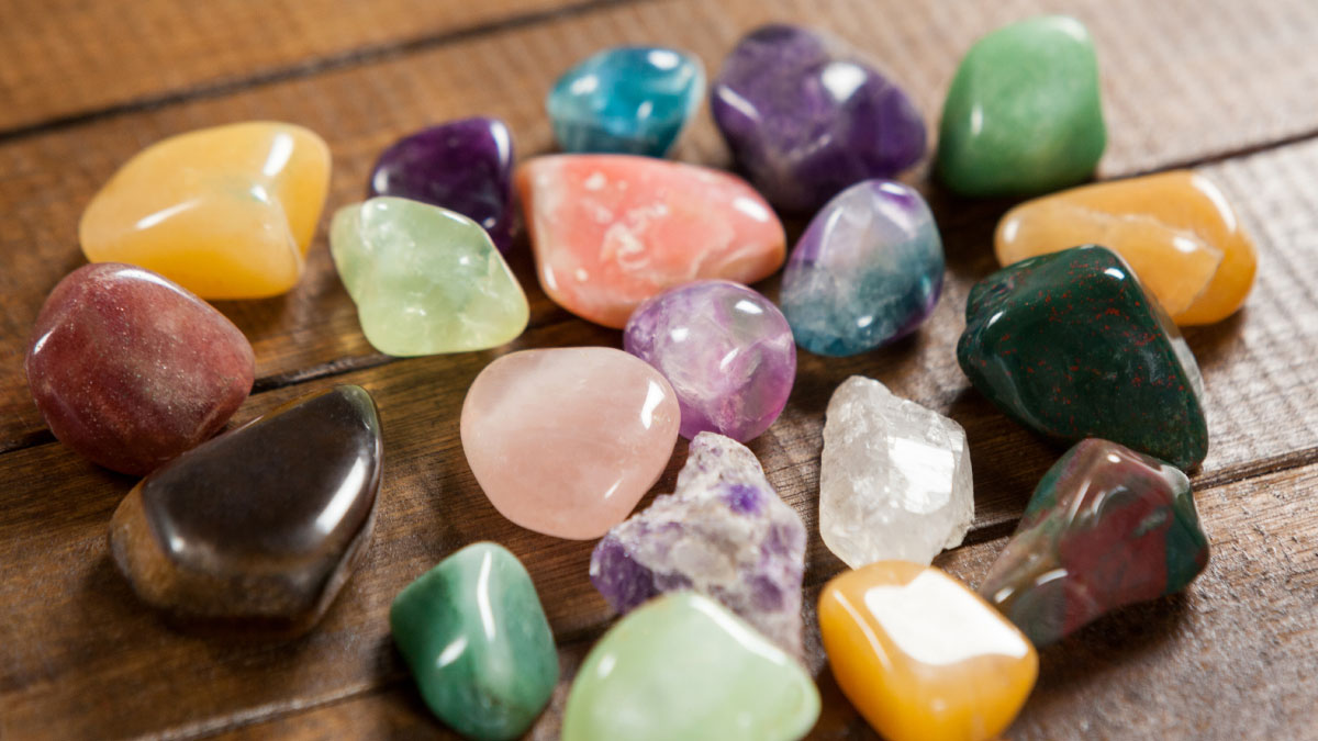 彩虹七色與水晶的神秘聯繫：發掘彩色能量的治癒力量