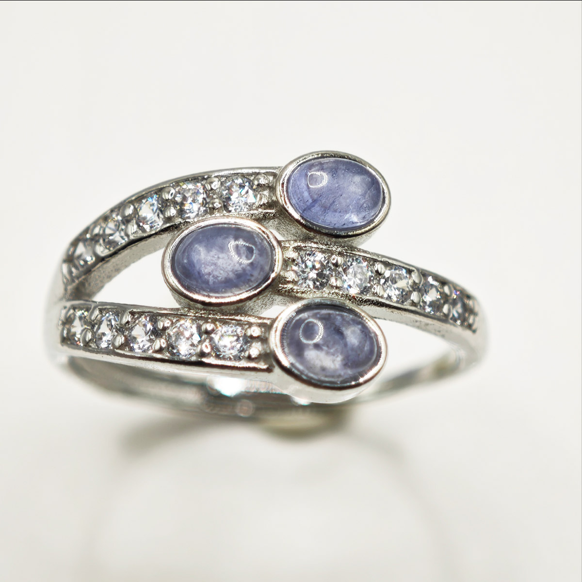 tanzanite-elegant-triple-stone-ring-product-1