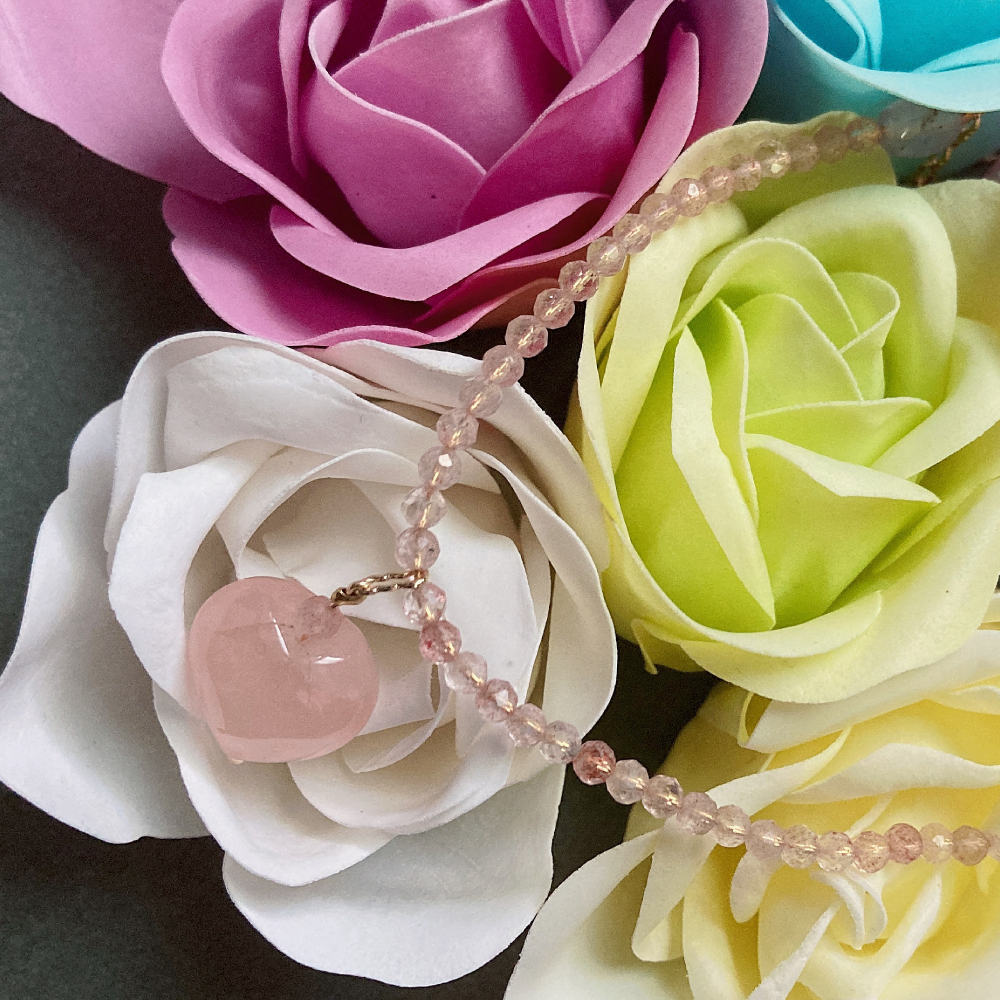 rose-quartz-kunzite-heart-necklace-floral-detail