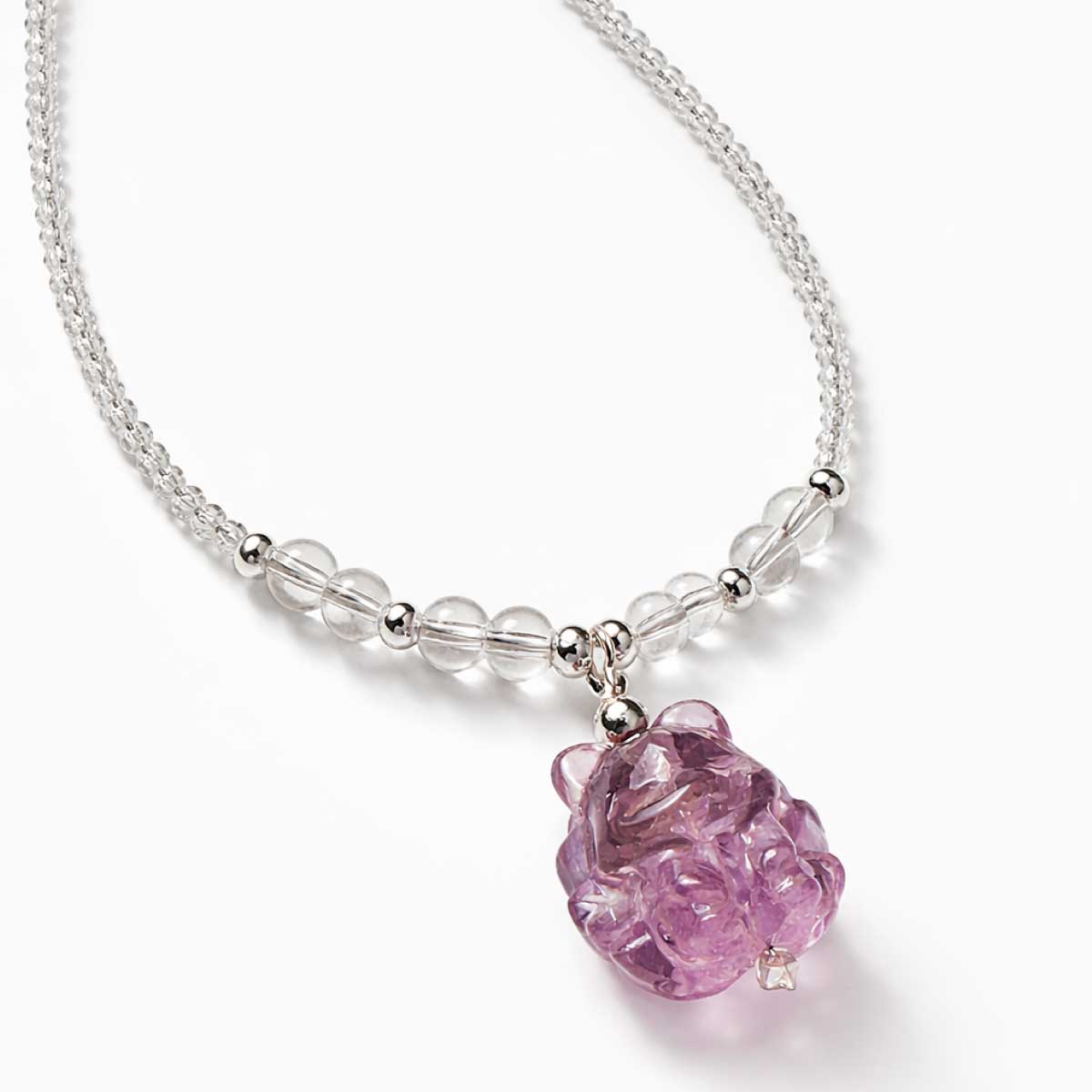 amethyst-nine-tailed-fox-necklace-clear-quartz-chain-detail