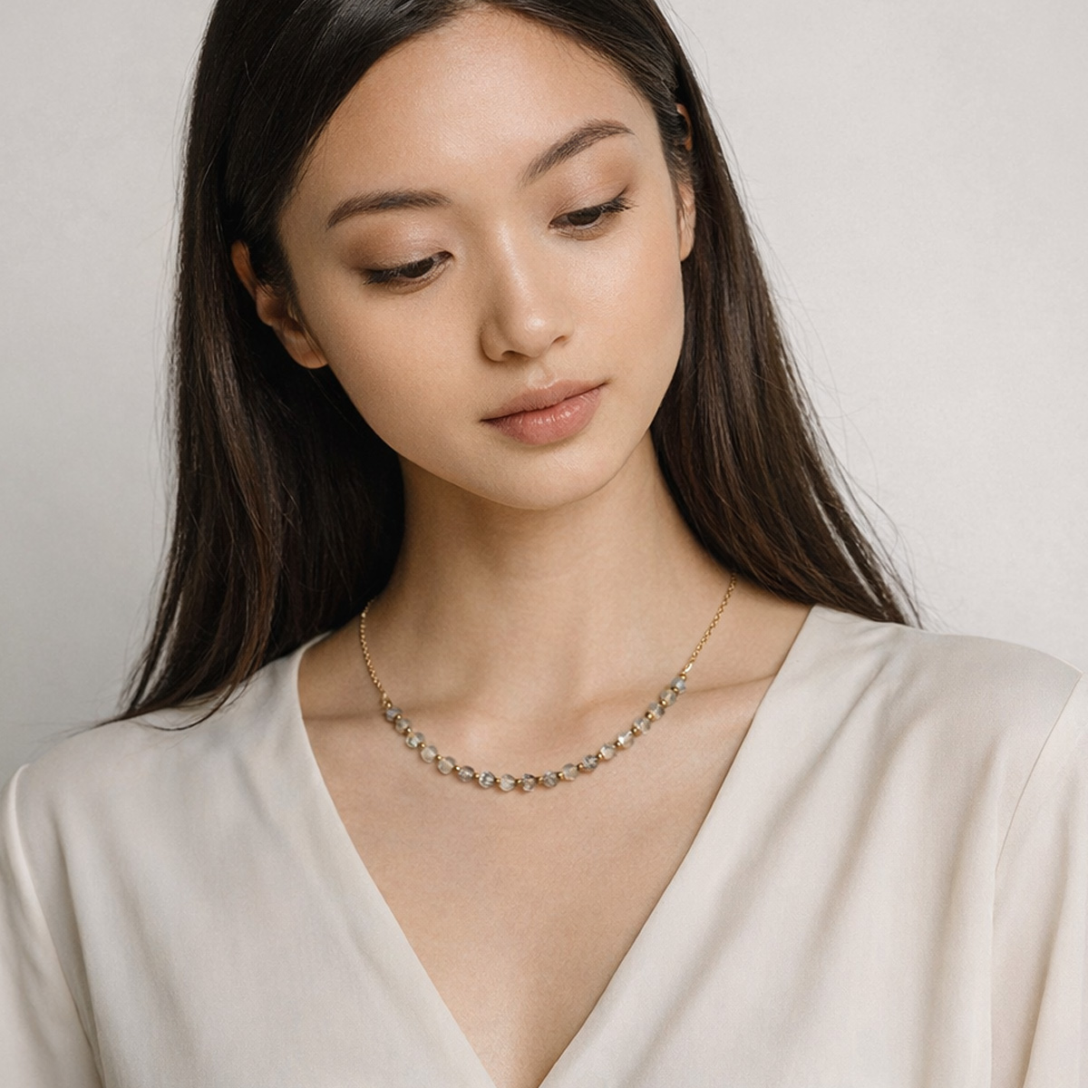 blue-moonstone-delicate-necklace-wear-style