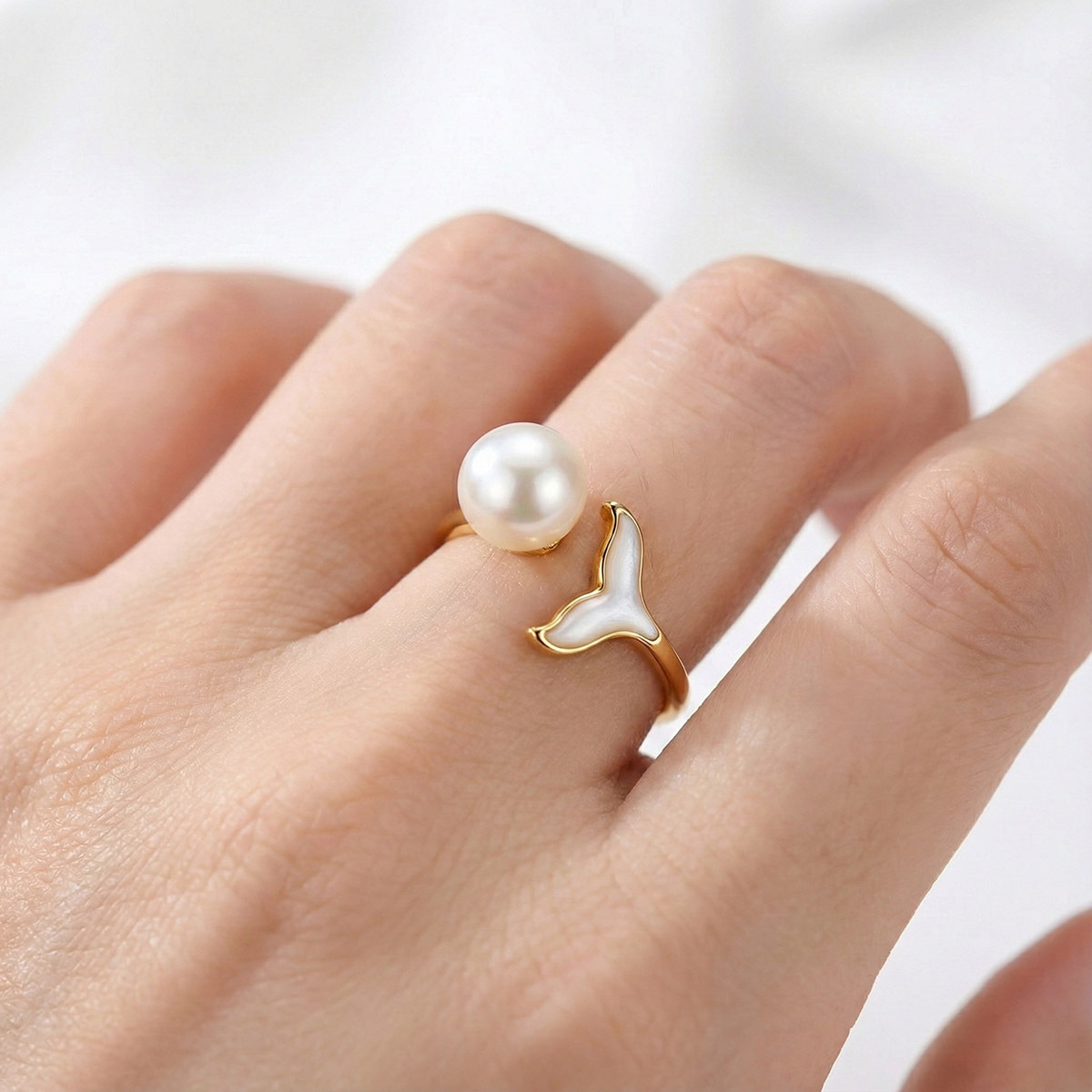 pearl-fishtail-open-ring-gold
