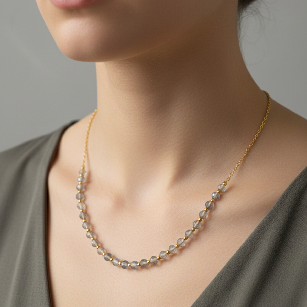 blue-moonstone-faceted-beads-necklace-detail