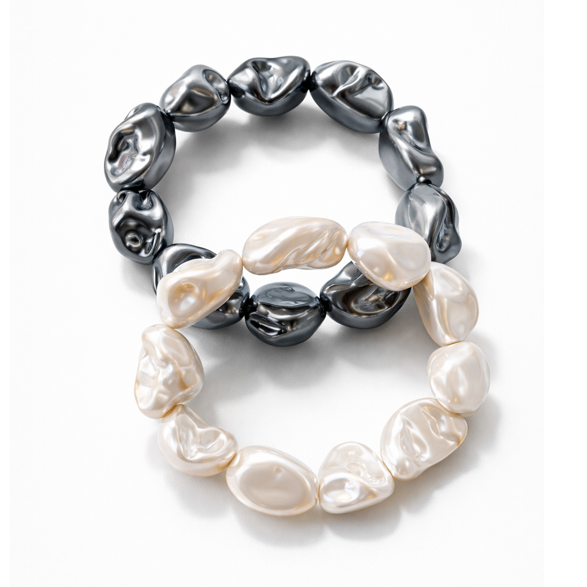 baroque-pearl-bracelet-black-white-layered