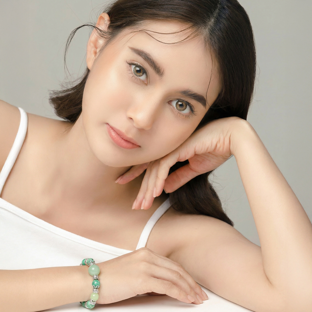 crystal-peridot-silver-bracelet-model-wearing