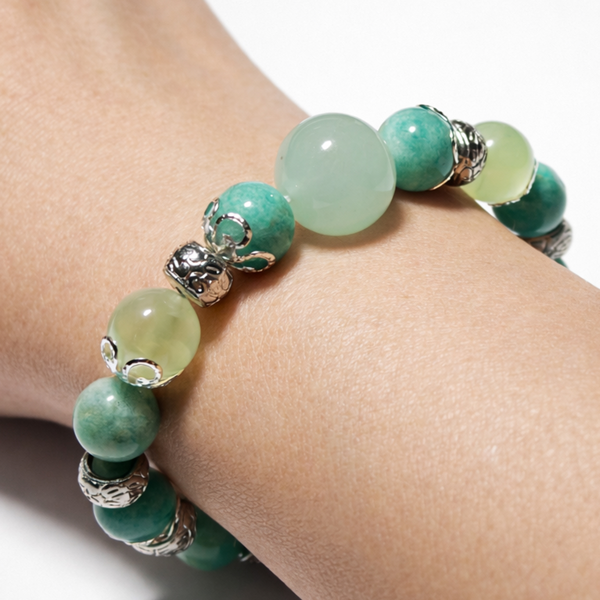 crystal-peridot-silver-bracelet-on-wrist-closeup-04