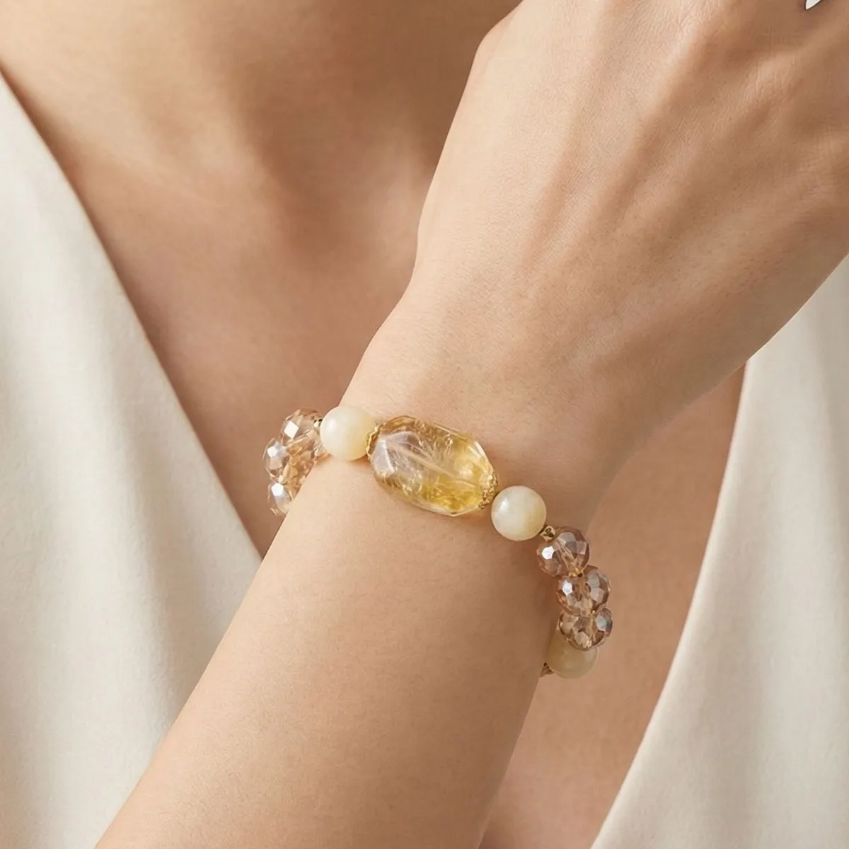 yellow-citrine-bracelet-wear-style-elegant