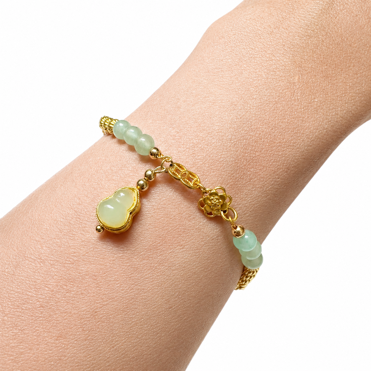 green-chalcedony-gourd-bracelet-model