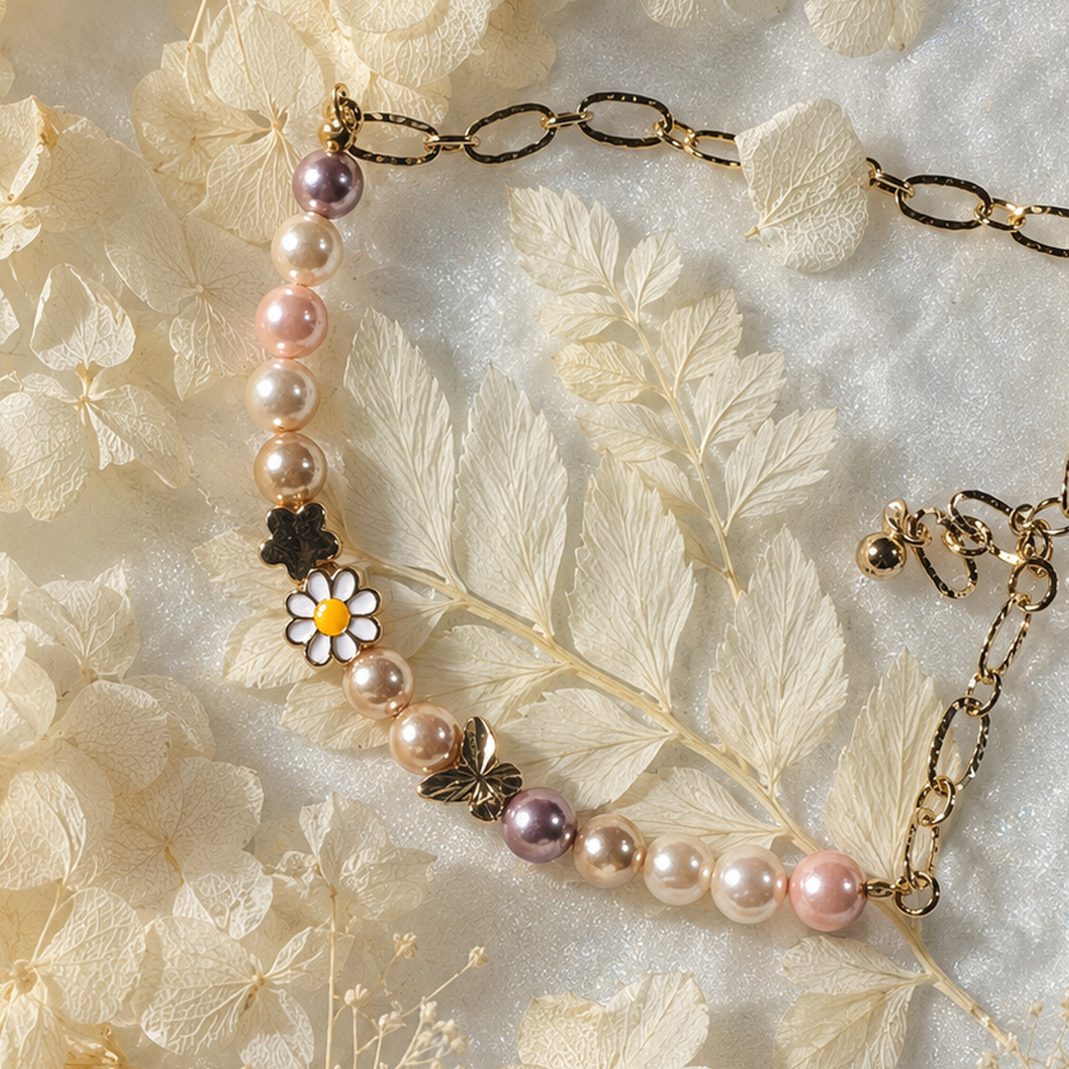 pastel-pearl-daisy-bracelet-lifestyle
