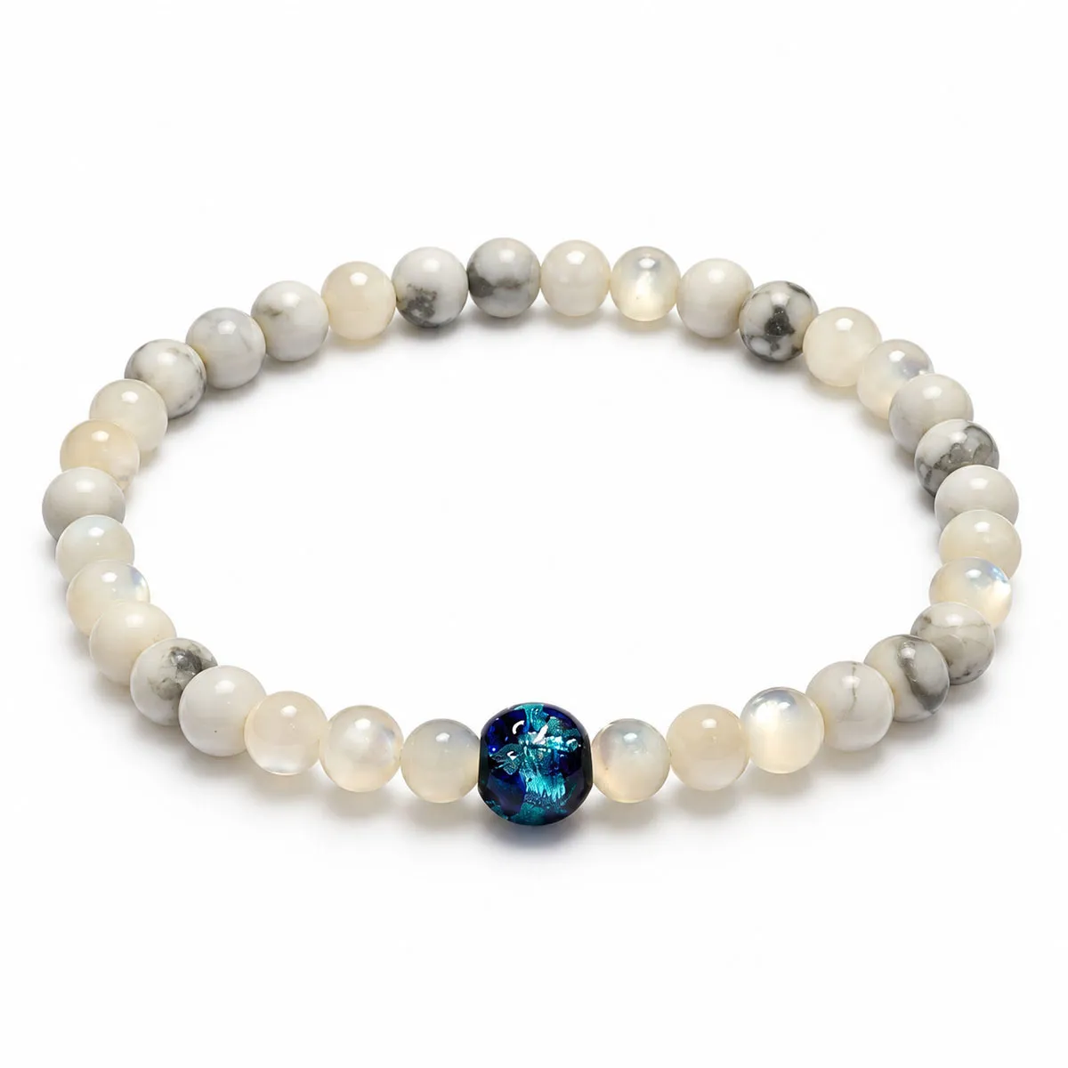 cocodog-okinawa-fluorite-bracelet-model-wear