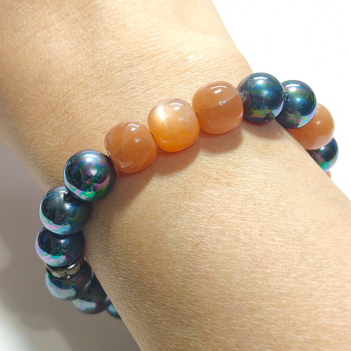 codog-sunstone-black-shell-bead-bracelet-close-up