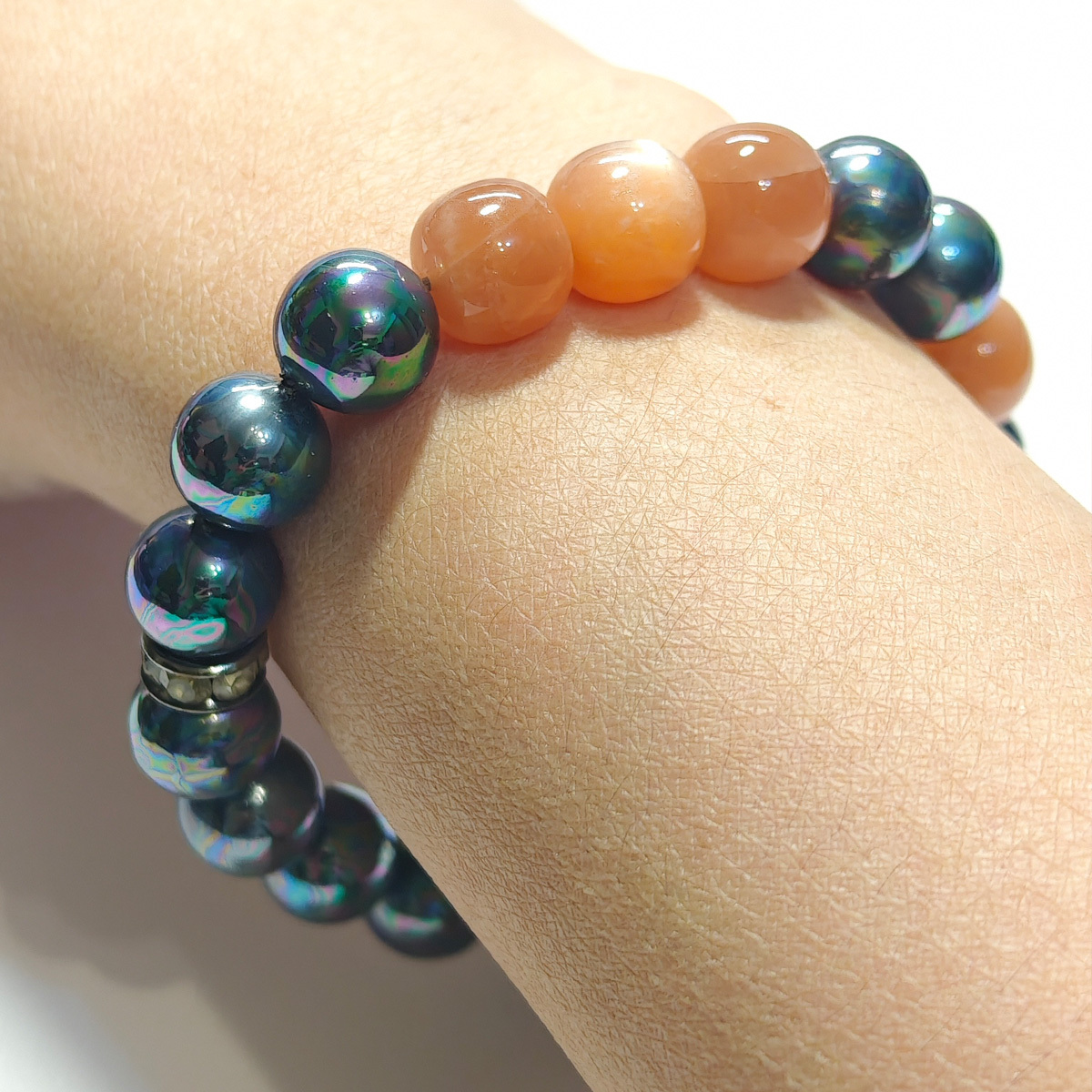 cocodog-sunstone-black-shell-bead-bracelet-wear