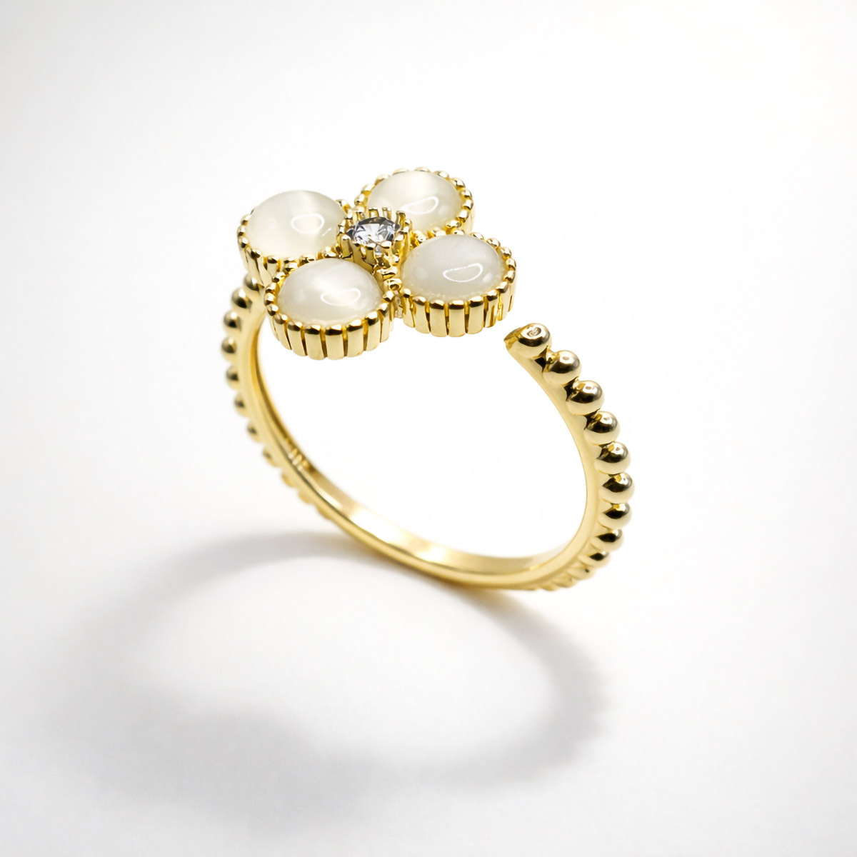 natural-jade-shell-four-leaf-clover-lucky-ring