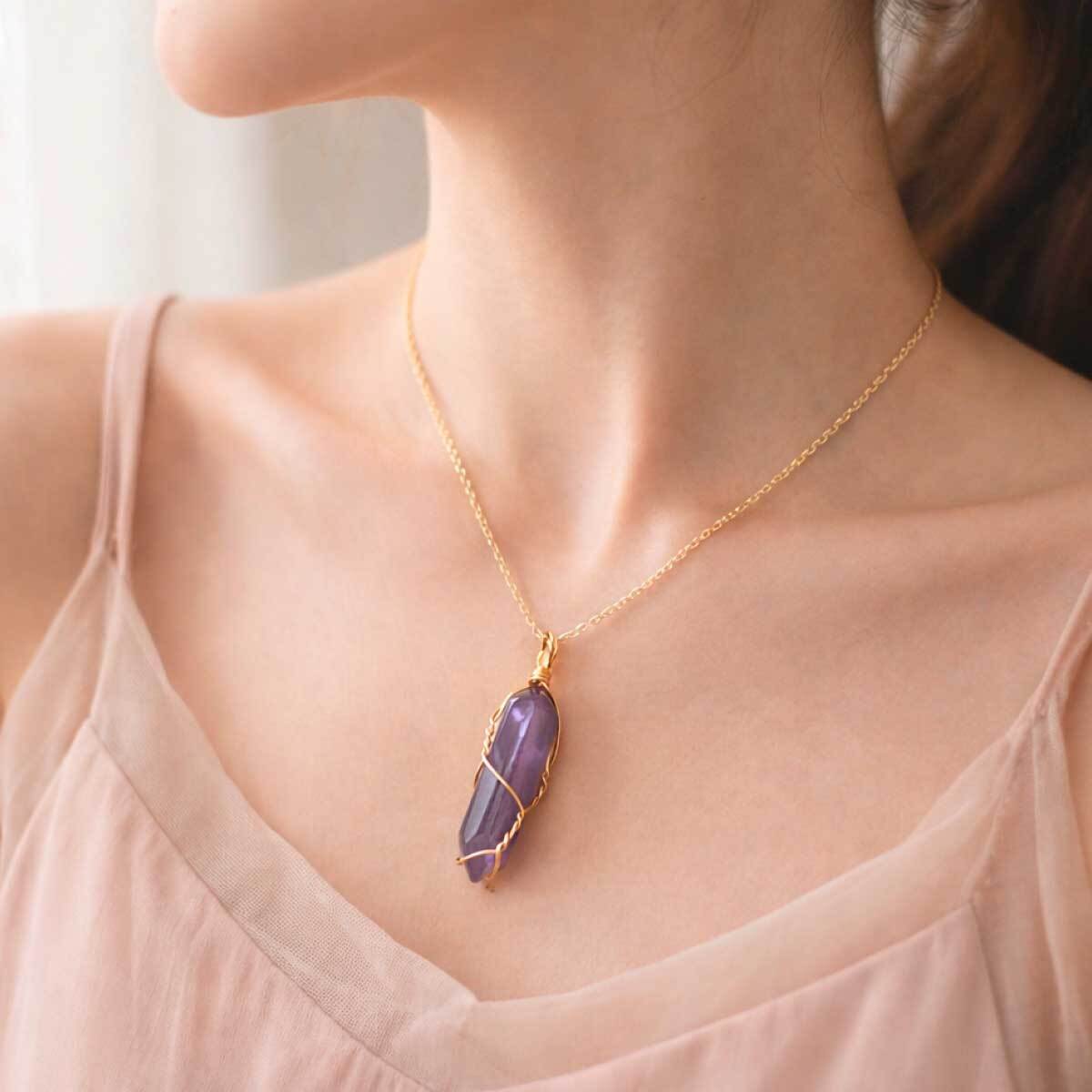 natural-amethyst-point-necklace-worn-on-model