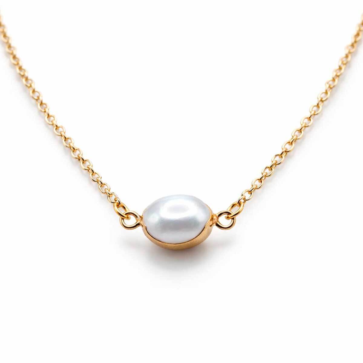 oval-pearl-gold-chain-necklace-minimal