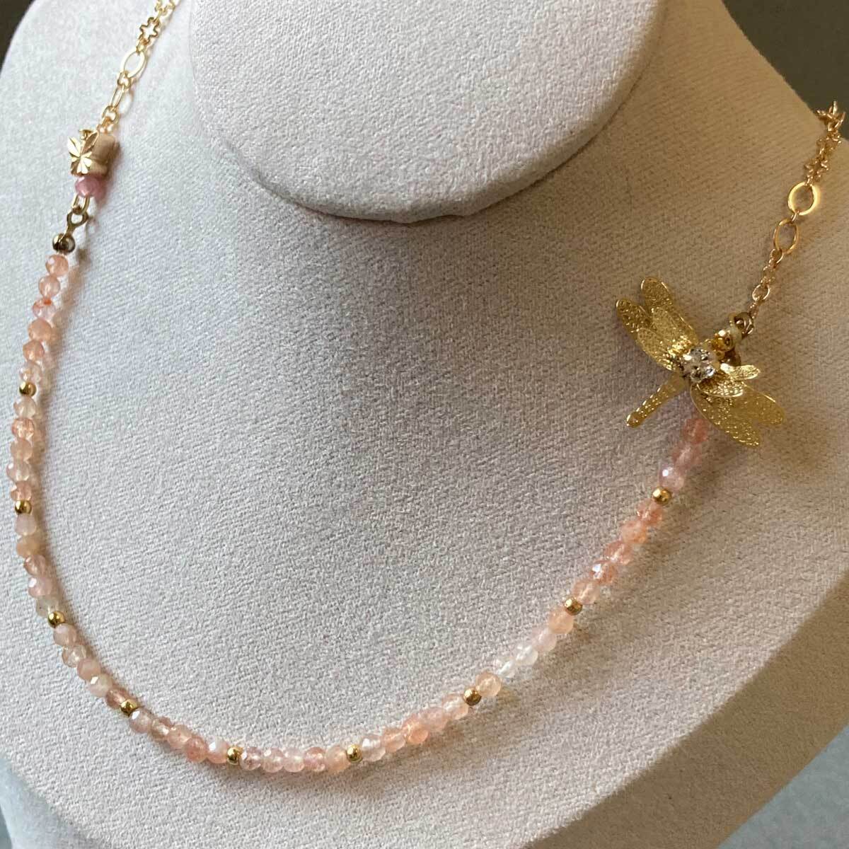sunstone-dragonfly-necklace-display-stand